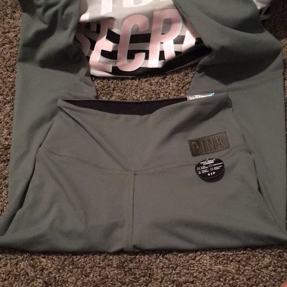 Victoria Secret pink high waisted leggings . - Picture 5 of 5